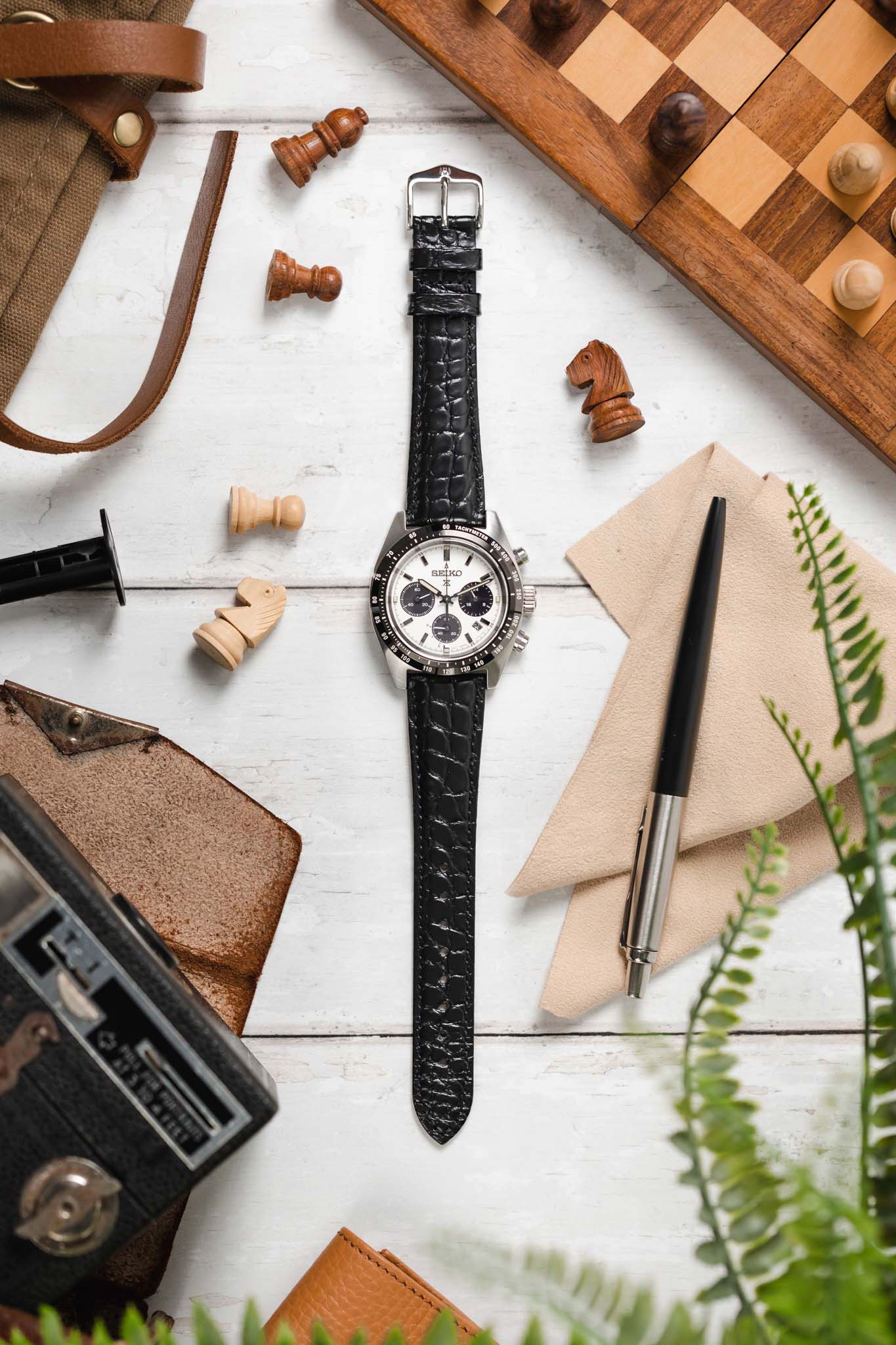 Hirsch Duke Alligator-Design Leather Watch Strap
